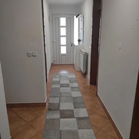 Vila Ema Βίλα *
